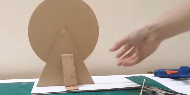 hướng dẫn làm vòng xoay may mắn bằng giấy